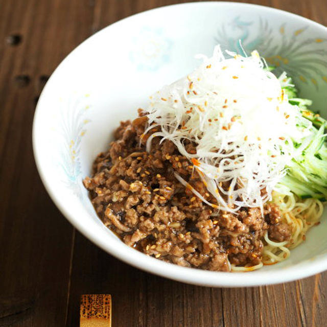 ちゃちゃっと、炸醤麺。