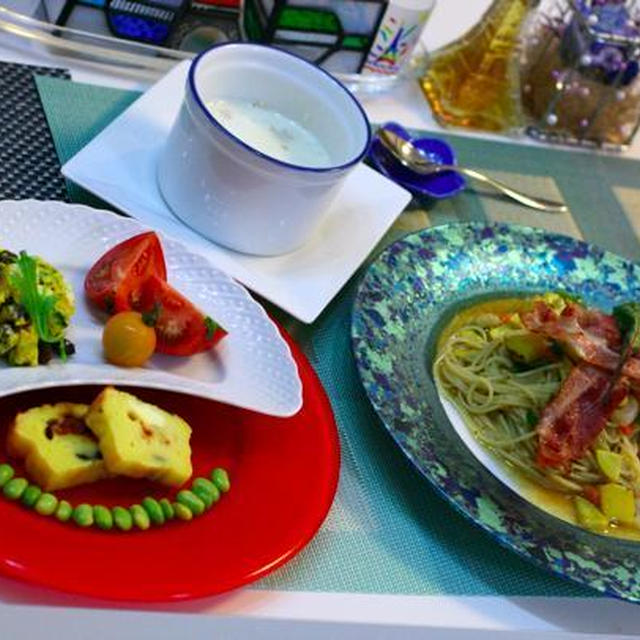 おひとりさまの、愛ごはん。夏野菜とスタミナ☆ベーコンパスタ