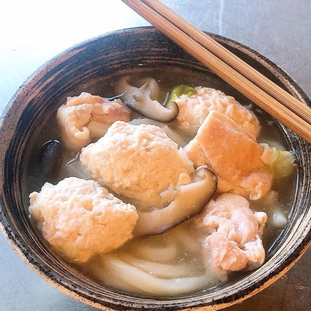 朝は鶏団子うどんです！！