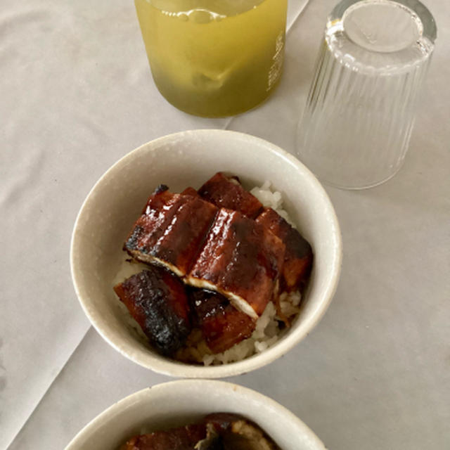 TV見てて食べたくなった鰻、おすし、桃パフェ・・・