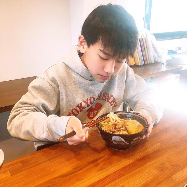 ランチは肉うどんです！