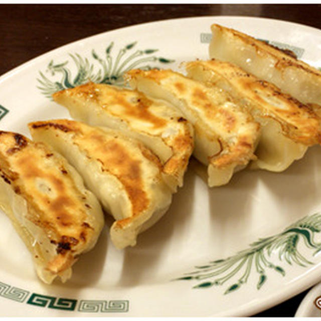 日高屋で500円玉を握りしめる