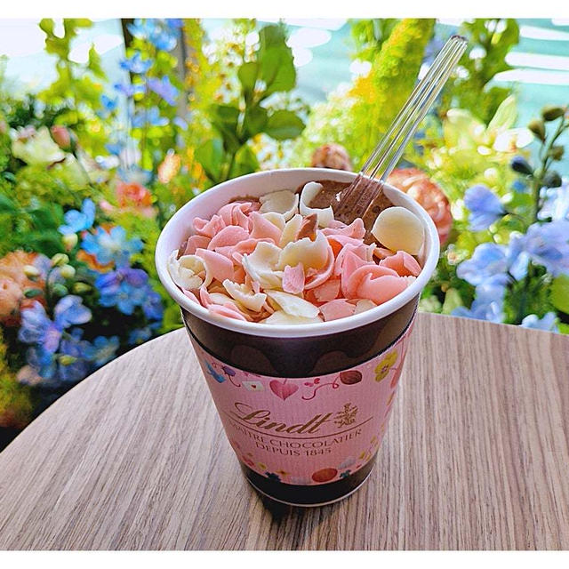 お花とチョコの世界♡「リンツ ハピネスガーデン 表参道」バレンタイン限定店舗が可愛すぎ♪