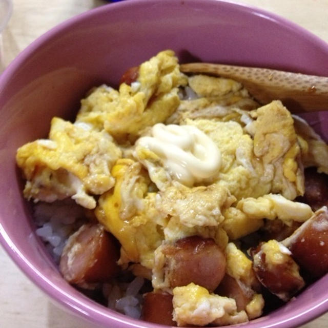 ウインナーと卵炒め丼