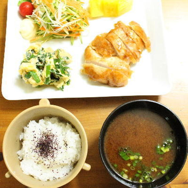 ハニーチキン定食　突然弟が＾＾