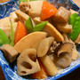 新年　実家で煮物作り