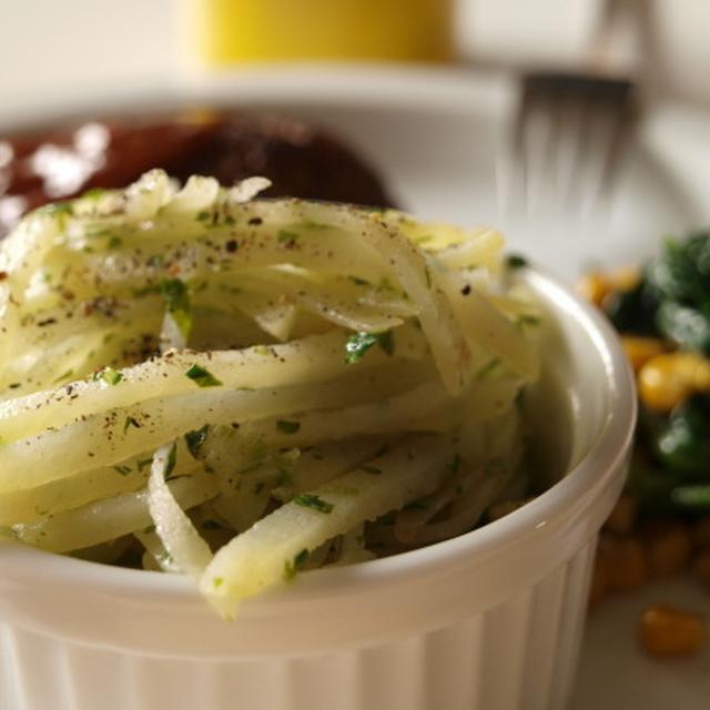 「野菜」しゃきしゃきポテトとセロリの葉っぱ炒め。