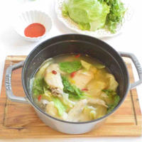 鶏手羽入り　レタスしゃぶしゃぶ