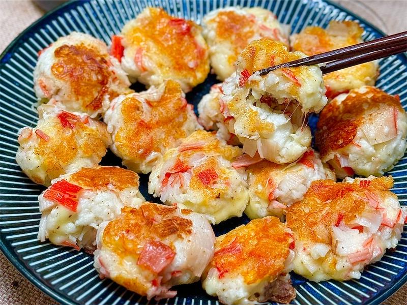 【レシピ】簡単おつまみ♬カニカマはんぺんチーズ焼き♬