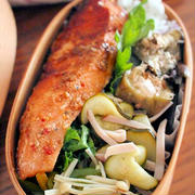 サケと排出野菜　夫のわっぱお弁当