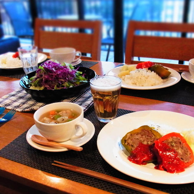 パプリカの肉詰め☆根菜と豚バラ肉のコク旨スープ