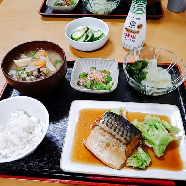 レトルトの"鯖のみぞれ煮”で晩ごはん‥