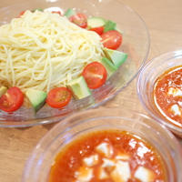 息子ちゃんとブランチ☆ミニトマトとアボカドのつけスパゲティ♪