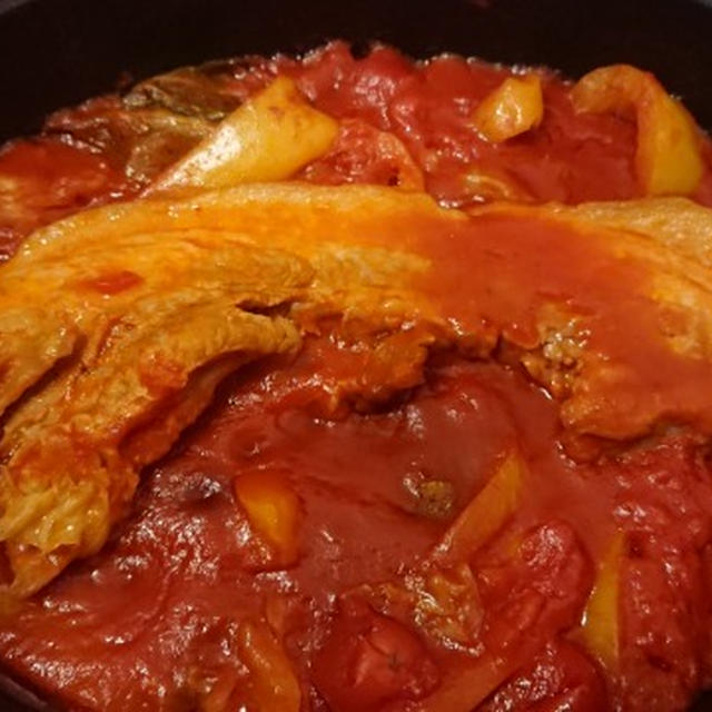 半ば放置気味に作る、豚バラ肉とキャベツのトマト煮込み