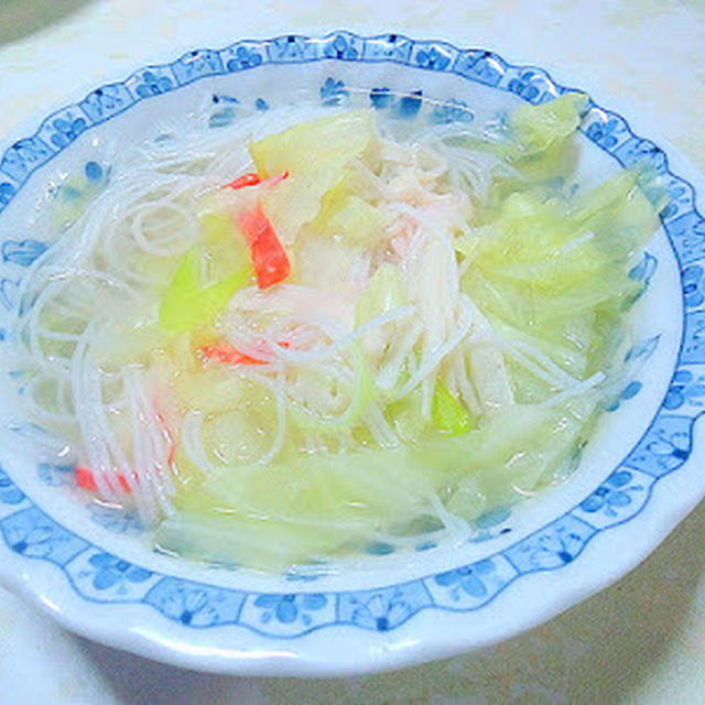 " 高麗菜冬粉湯 " （台湾風緑豆春雨とキャベツのあっさりスープ）