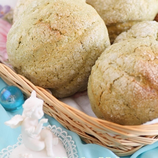 抹茶メロンパンとえびとかぼちゃのグラタン
