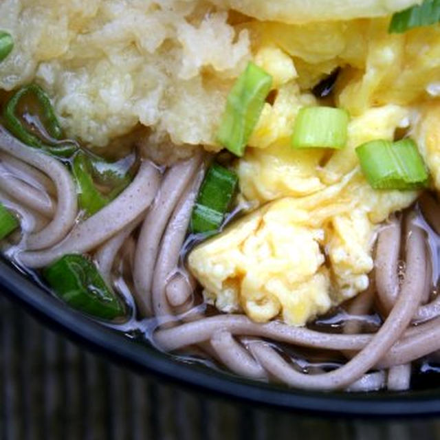Soba Noodle Soup with Onion Tempura玉ねぎの天ぷらそば