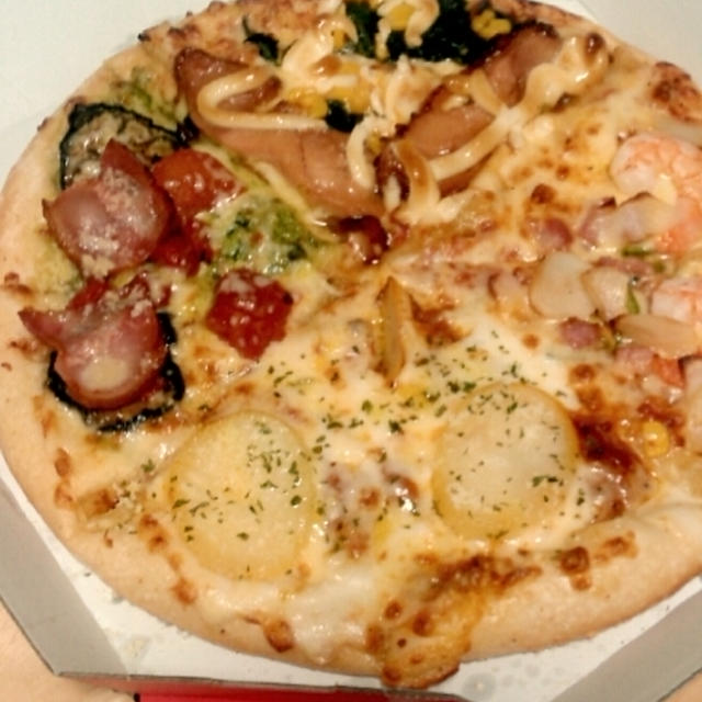 昨夜はドミノピザ
