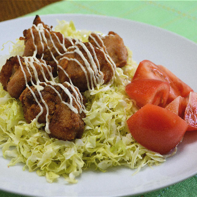 たっぷりキャベツでサッパリの、簡単！唐揚げ丼と漬け込みました！キーウィのフルブラ。