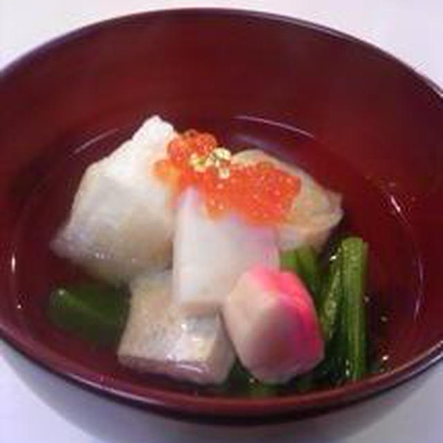 我が家のお雑煮（揚げ餅＋イクラのトッピング）