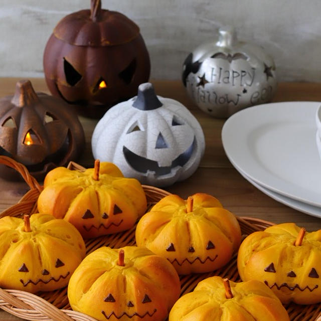 レシピブログさんの連載は『ハロウィンにジャックオランタンのかぼちゃパン』