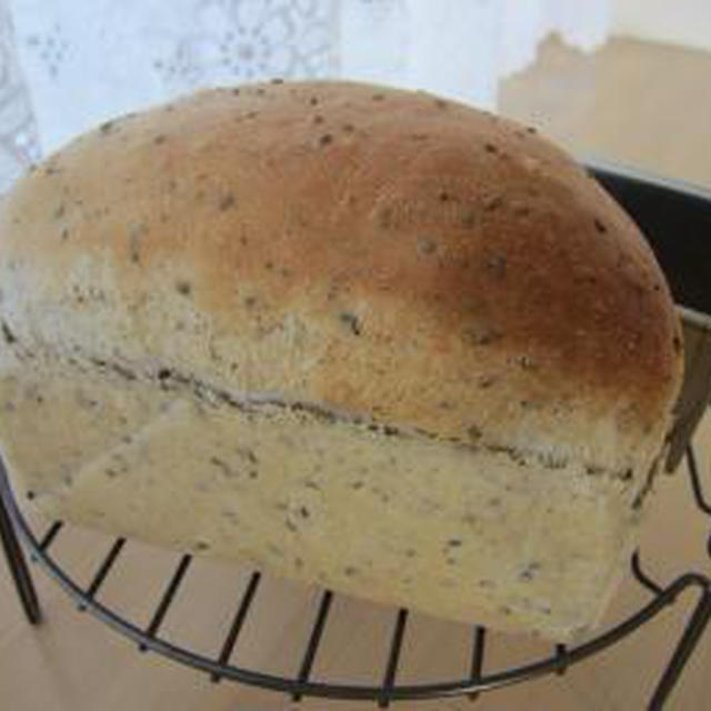 黒ごま食パン♪米粉のシフォンケーキ♪