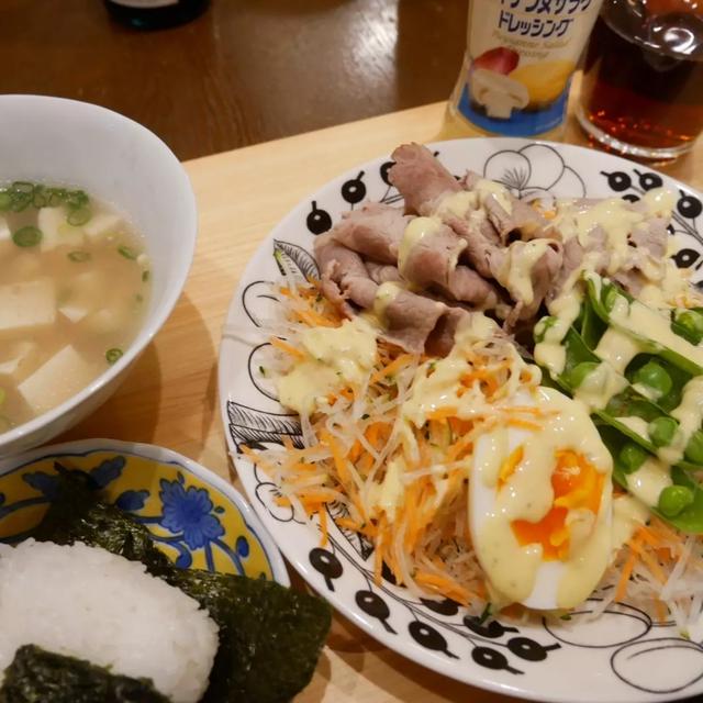 細切り野菜と豚冷しゃぶのペイザンヌサラダ、昨日の晩ごはん