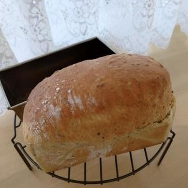 醤油麹黒ごまミニ食パン🎵