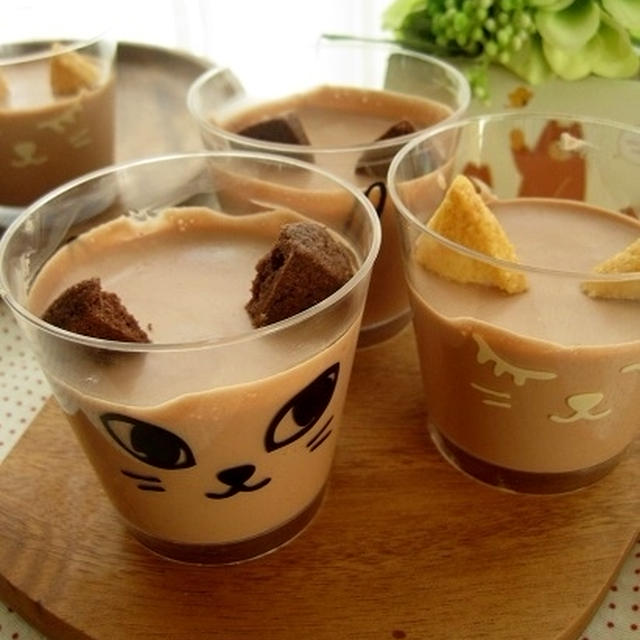 ネコちゃんカップに簡単チョコムース