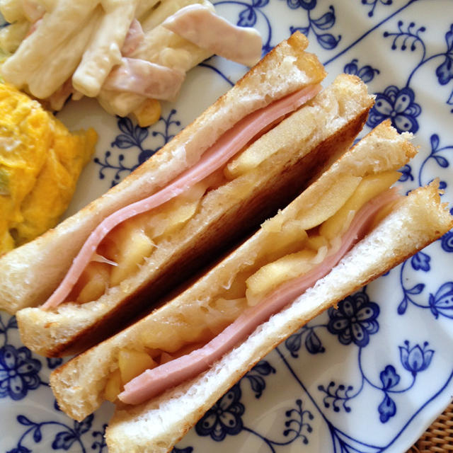 酒かす食パンの朝ご飯レシピ〜リンゴソテー＆ハムチーズサンド〜