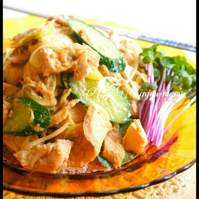 簡単【舞いだれで胸肉しっとり柔らか♡】レンジで！蒸し鶏ときゅうりのまろやか和え
