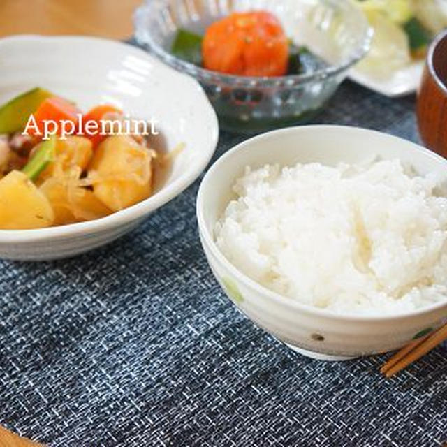 冷製まるごとトマトのわかめスープお浸し＆肉じゃが定食