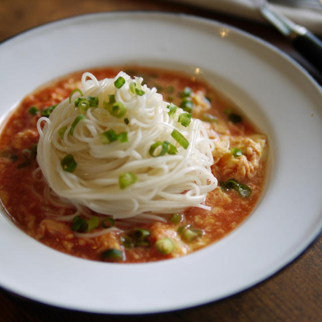 簡単｜１０分｜シンプル味付け｜初夏｜夏バテ予防｜｜素麺アレンジ｜【相性抜群！トマたま素麺】