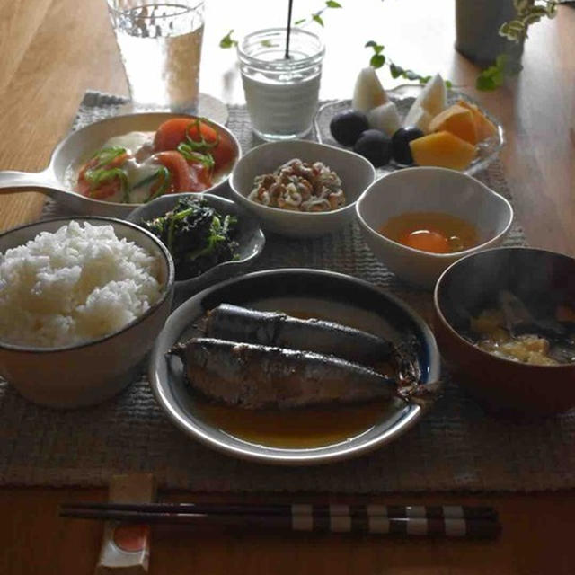 朝ごはんと昨日の晩ごはん。青魚の効果を伝えたのに…