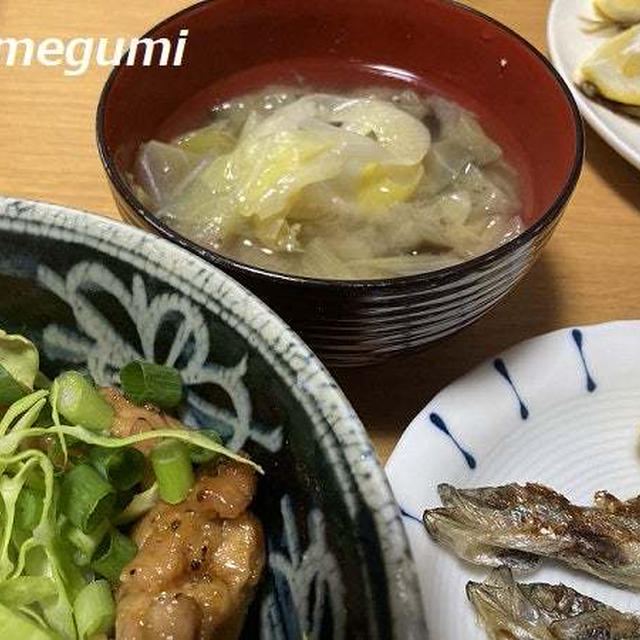 鶏の照り焼き丼温泉卵のっけ＆シシャモの塩焼き＆具だくさん味噌汁