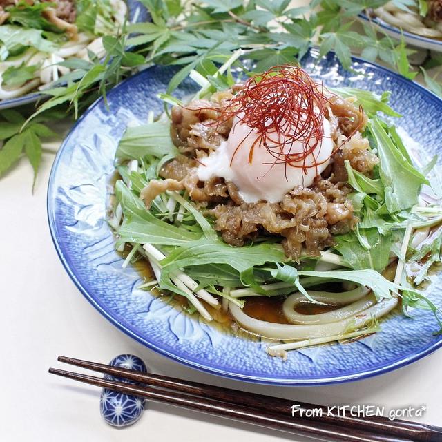 暑い日に‼︎豚コマで作る♬冷たい肉うどん ★温泉たまごのっけ