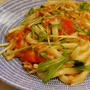 水菜タップリ！生姜とトマトで洋風焼きうどん