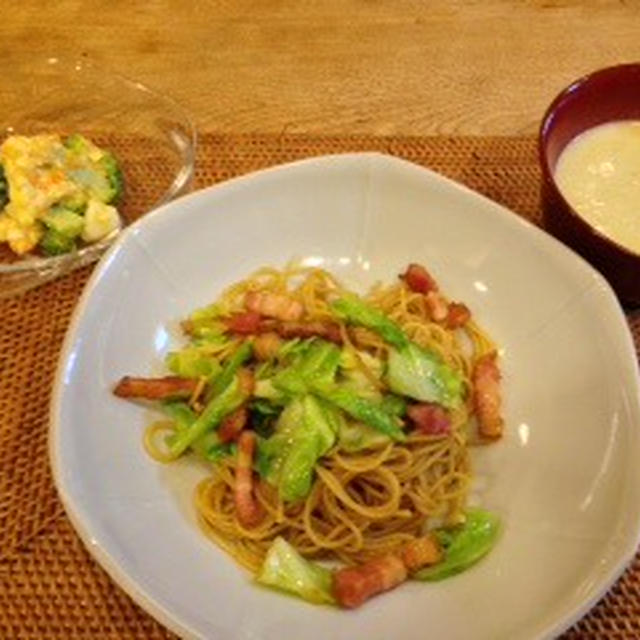キャベツとベーコンのカレーパスタ