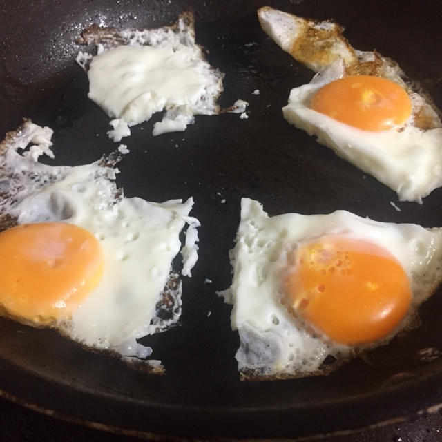 うーん、難しいぞ、目玉焼き