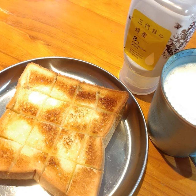 時間があると作る物＾＾とお土産の高級蜂蜜でハニーバタートースト(*^-^*)
