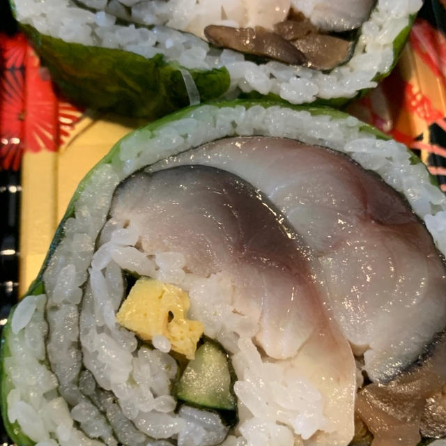 東急ストアの金華鯖高菜巻き寿司で昼から一献