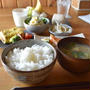 寝不足な日のお弁当は食べやすさ重視です。