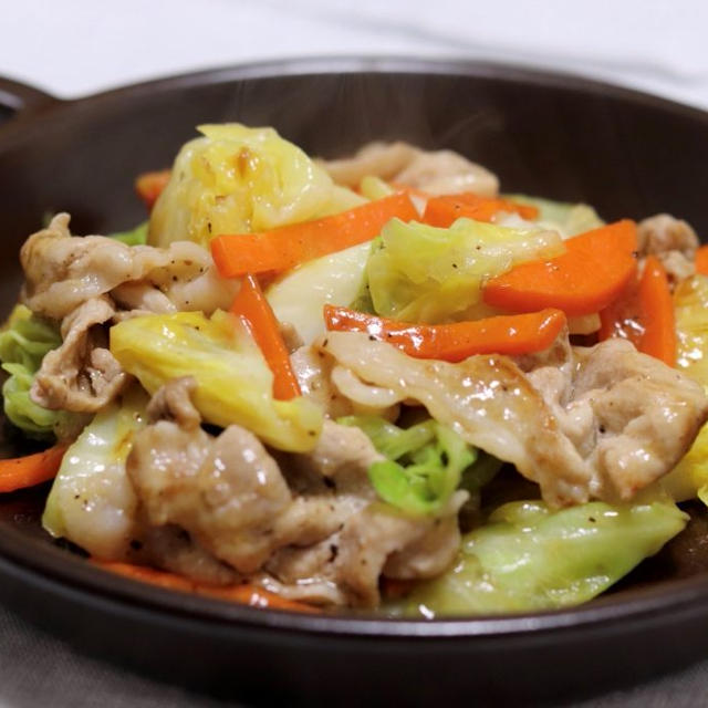 キャベツと豚肉の鶏ガラ炒め お肉と野菜をいっぱい食べたい！