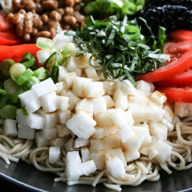 Sticky Noodle Saladねばねば麺