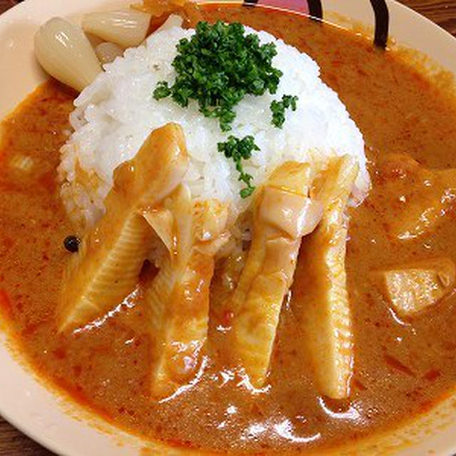 イエローカレーと筍尽くしの晩ご飯。寝起きのあんこ