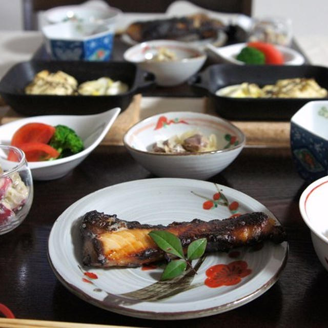 焼き塩麹鰤　焼き塩麹豆腐　海老真丈と里芋の煮物　その他