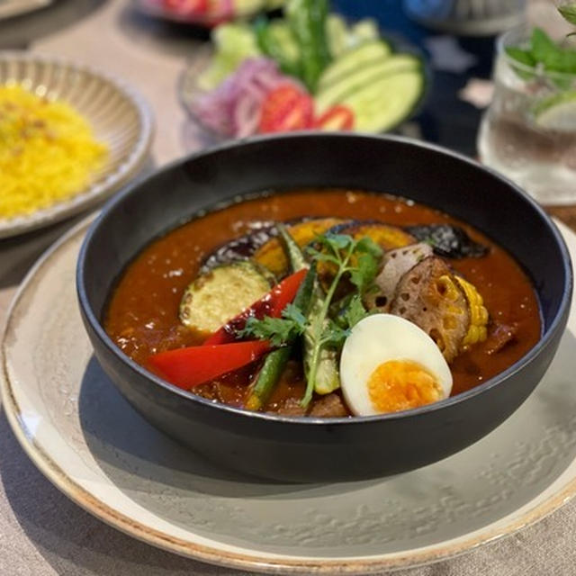 るぅさんの「野菜たっぷりスープカレー」の夜ごはん