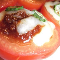 トマトの肉味噌グラタン