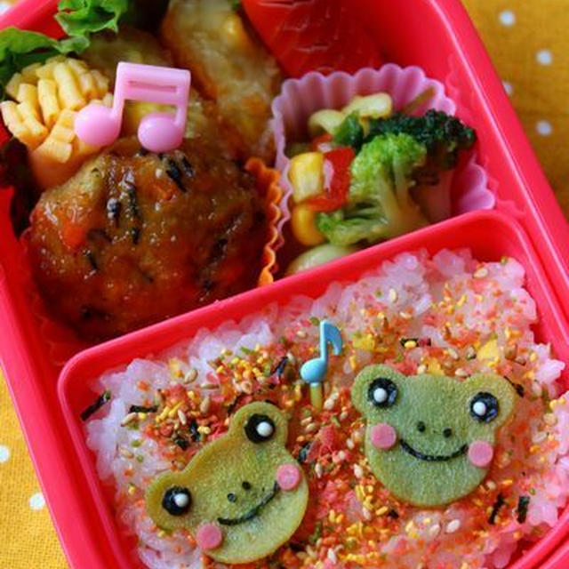 キャラ弁**薄焼き卵deカエルさん