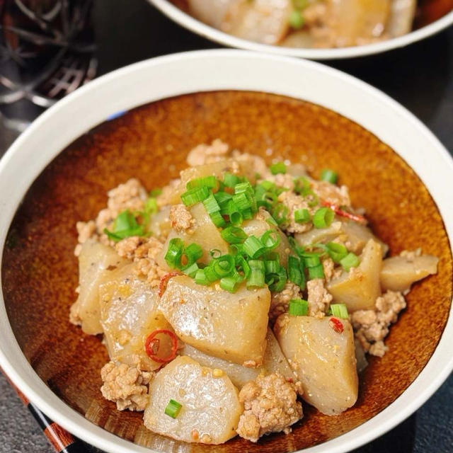 作り置きにも◎ヘルシーだけど大満足♪こんにゃく×ひき肉の『ピリ辛味噌炒め』でご飯が進む！